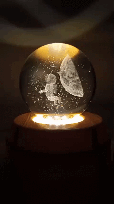 BOLA DE CRISTAL DE "EL ASTRONAUTA"